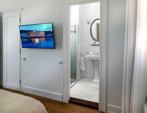 Superior_Suite_1