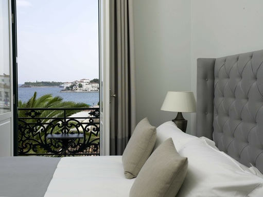 Deluxe_Side_Sea_View_3